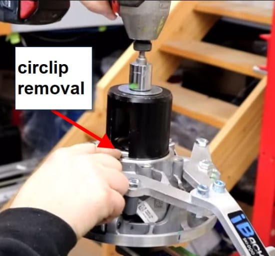 How to remove a circlip from a motor using the Ski-Doo pDrive Tool Clutch Circlip Installer/Remover.